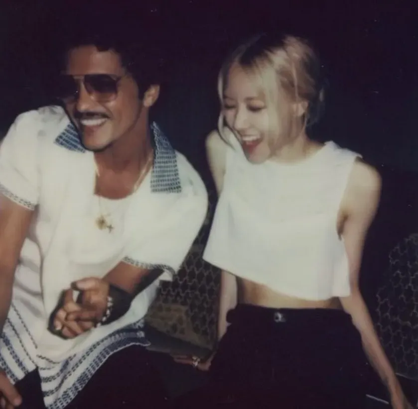 Rose 朴彩英 Blackpink 快樂的冒險rosie《apt.》