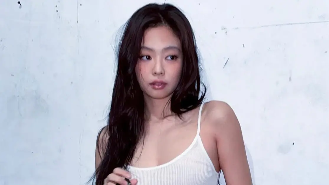 Jennie直角肩 Jennierubyjane 5