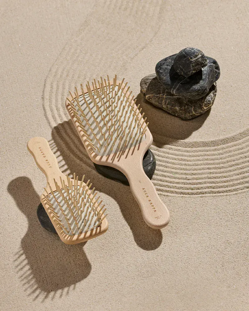 頭皮按摩梳推薦：acca Kappa Natura 經典手工櫸木按摩氣墊梳2