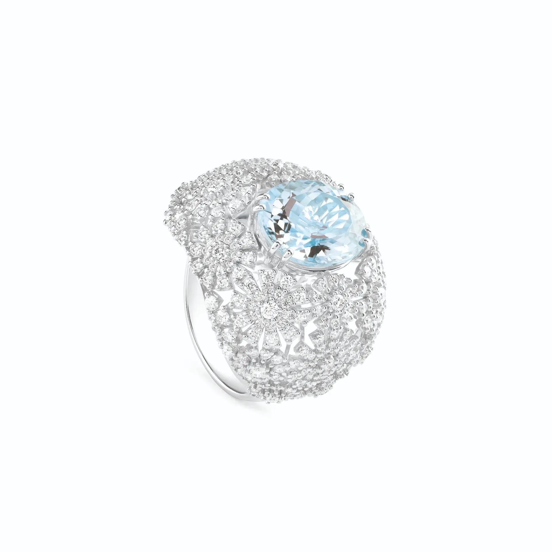 Damiani Margherita瑪格麗特系列18k白金海水藍寶石與鑽石戒指，鑽石總重約1.89克拉，海水藍寶石重量4.05克拉，建議售價nt 595000