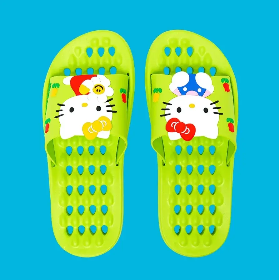 Hello Kitty 聯名wiggle Wiggle：浴室防滑拖鞋2