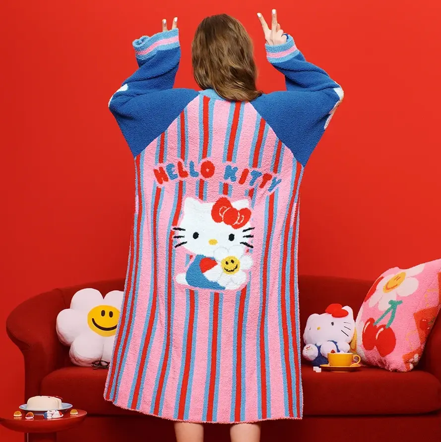 Hello Kitty 聯名wiggle Wiggle：條紋浴袍
