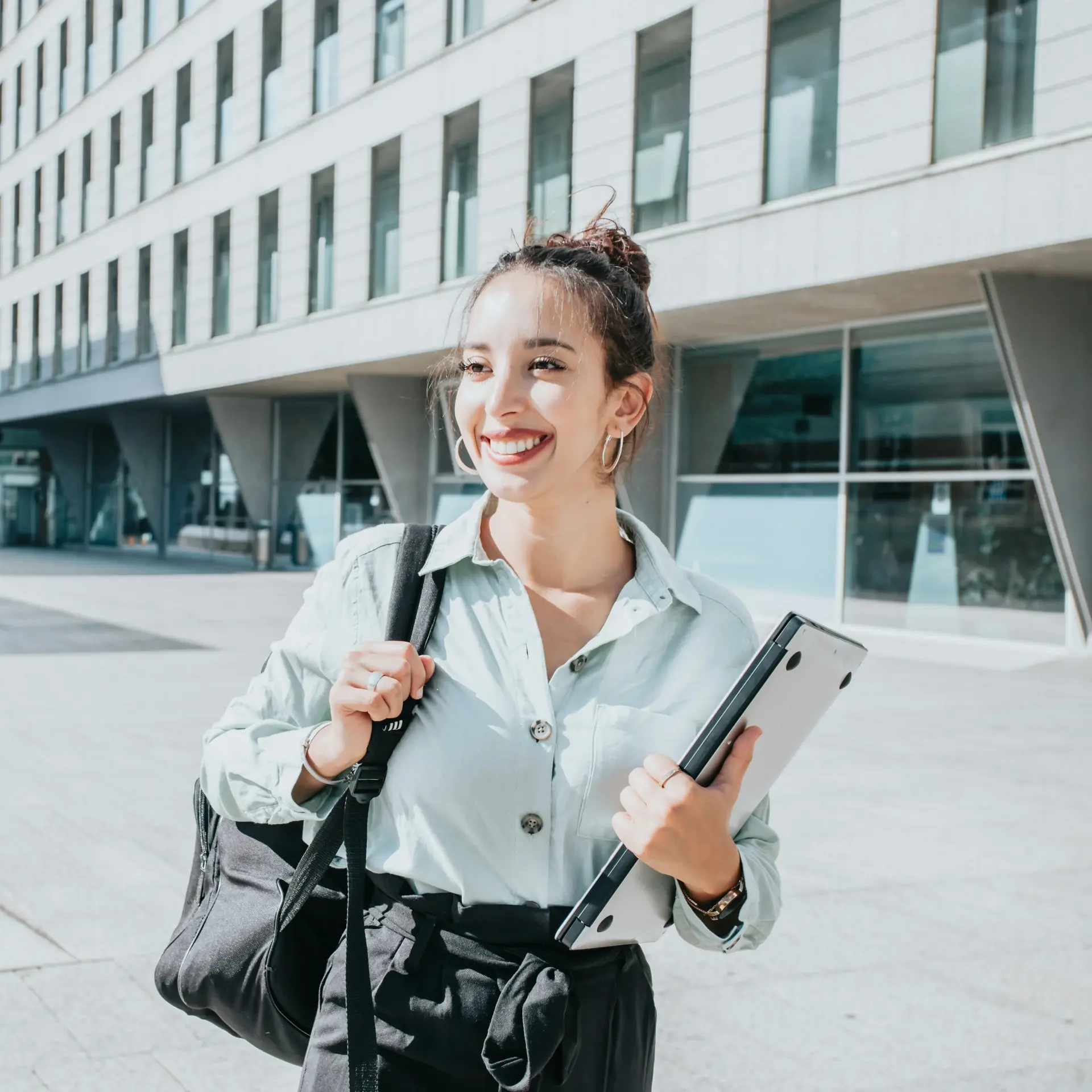 吃飽想睡怎麼辦 飯後 10 分鐘散步 啟動血糖代謝 A C Ziu Unsplash