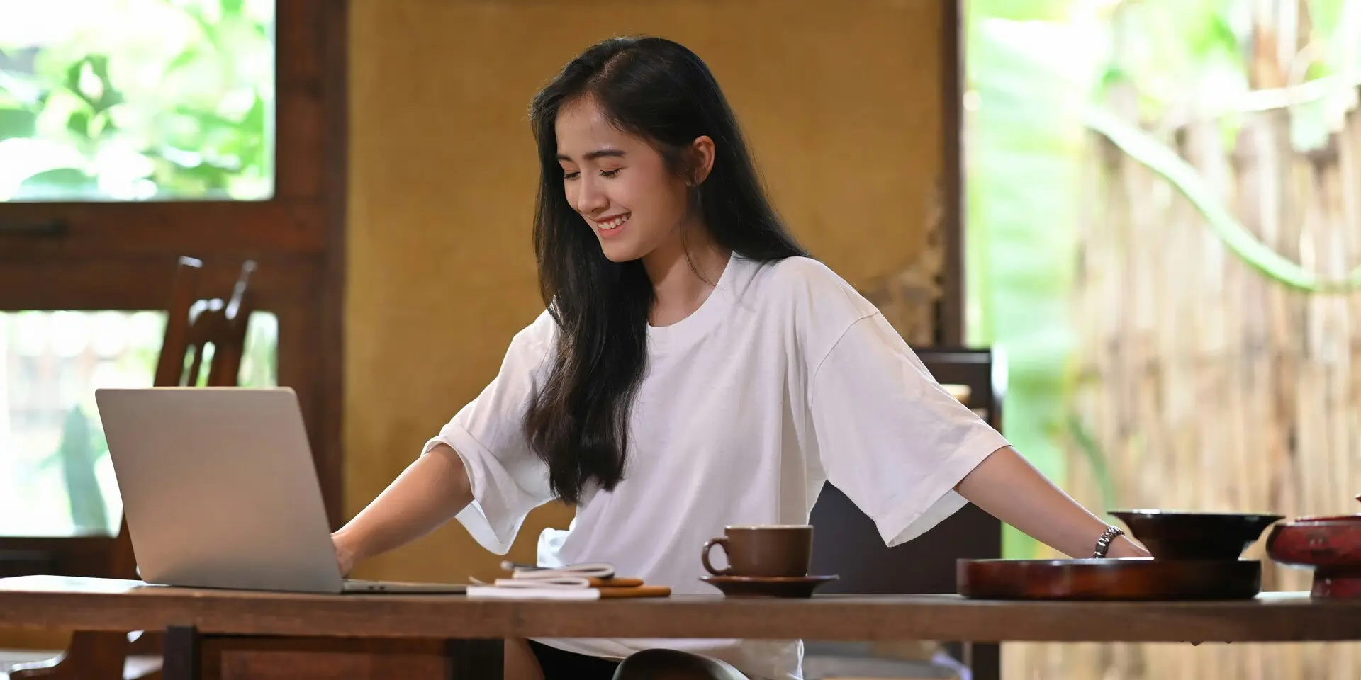 Article Cover 35歲女性身體變化不用怕！4大信號解析、營養補充推薦名單 Getty Images Unsplash