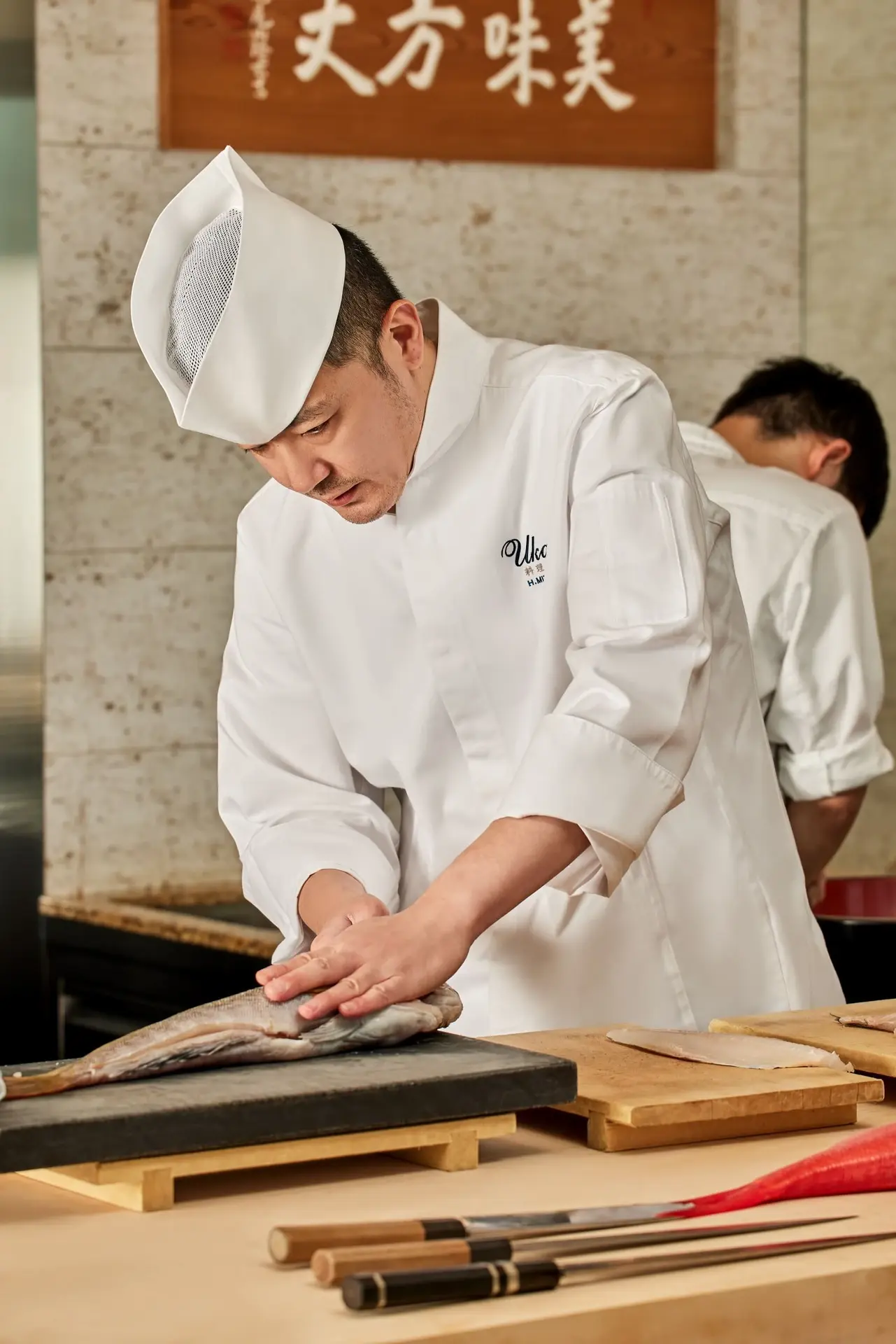 The Ukai Taipei 割烹圖1、三井英明料理長秉持著不旬不食的職人精神,嚴選日本初夏盛產海鮮、台灣當令蔬果,將初夏旬味融入每一道料理。