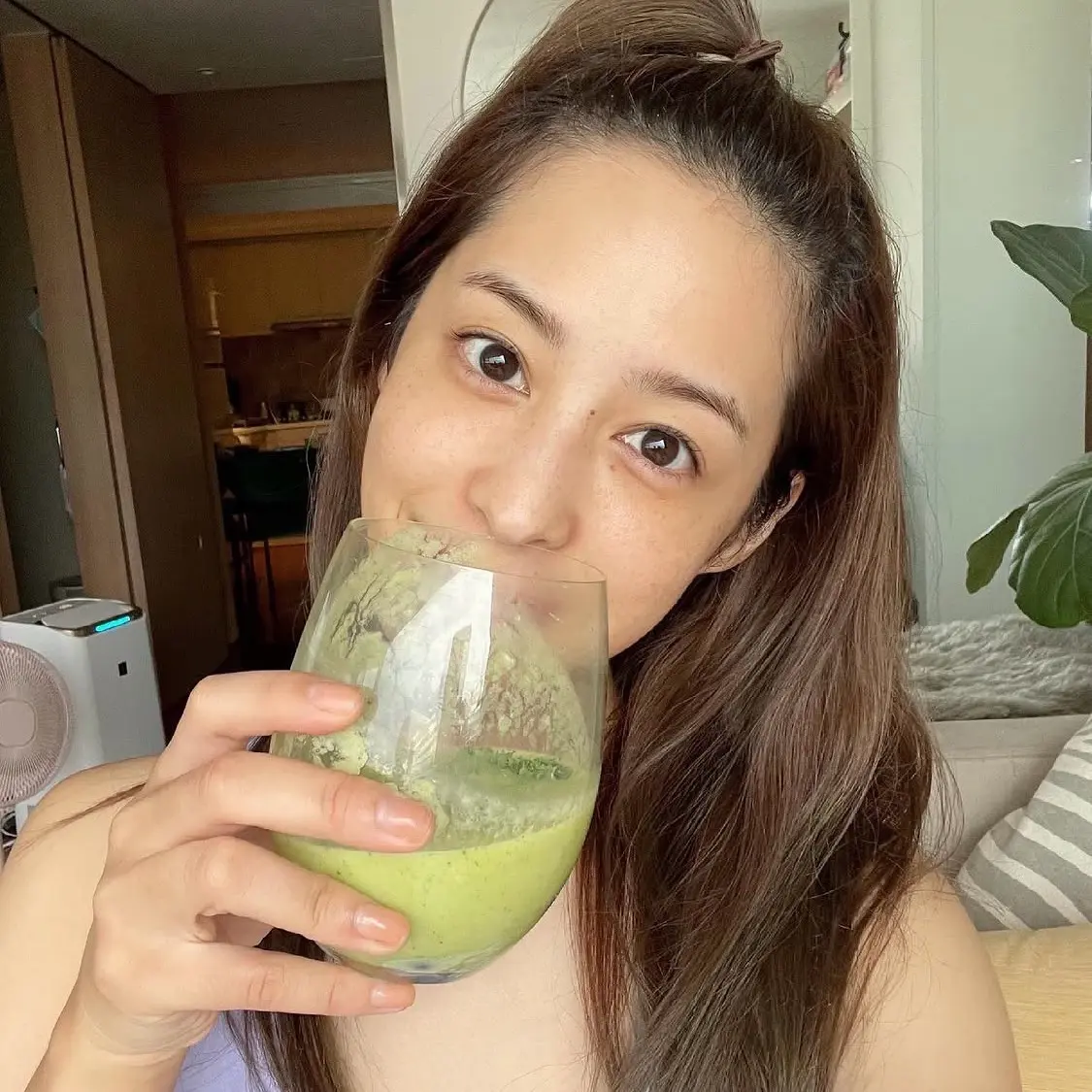 莫允雯 綠拿鐵黃金公式 營養師 綠拿鐵食譜 芹菜菠菜羽衣甘藍冷凍水果