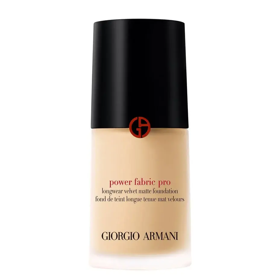 不脫妝底妝推薦：giorgio Armani 亞曼尼 高訂完美絲絨水慕斯粉底 Pro