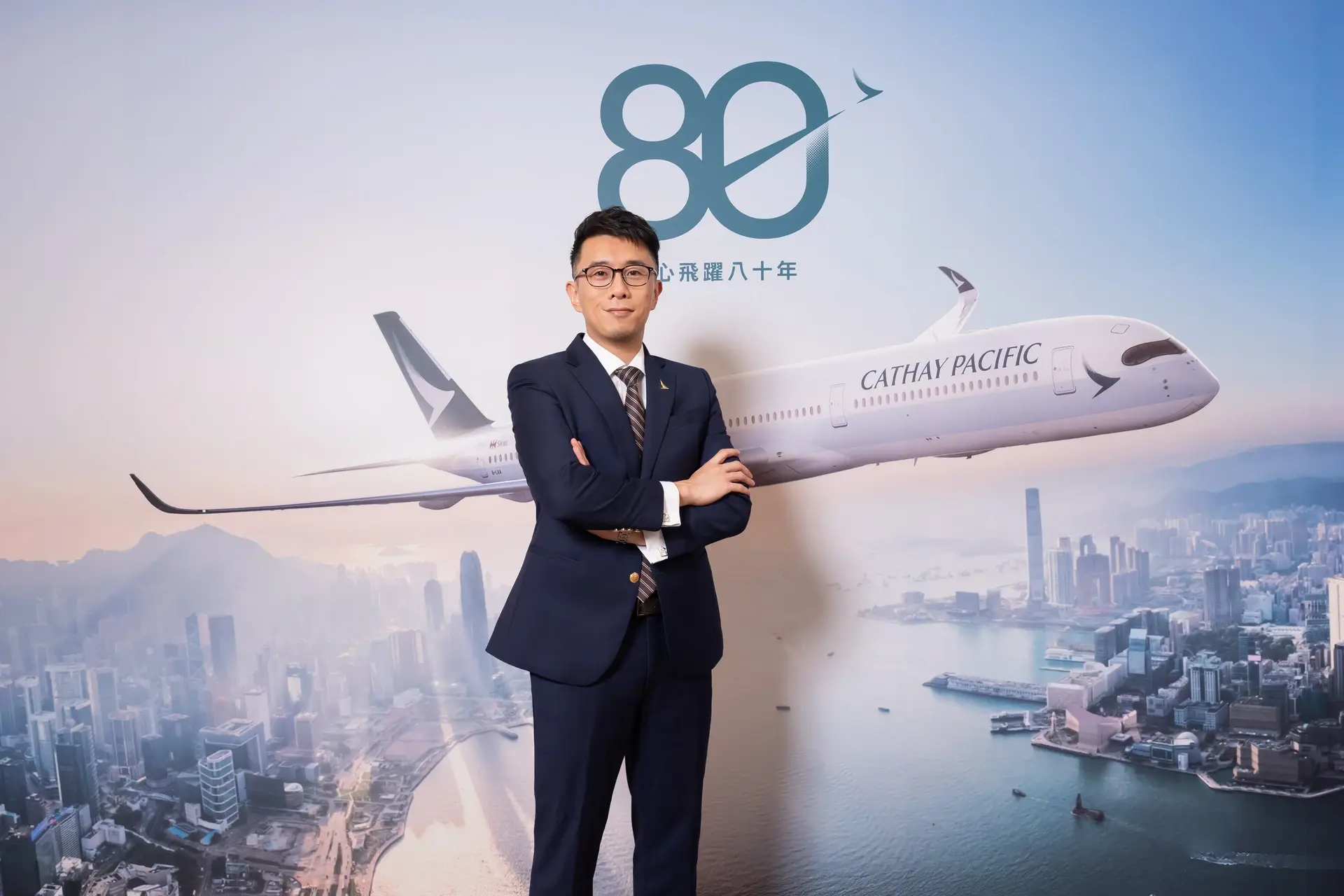 國泰航空80週年5. 國泰航空台灣暨韓國區總經理冼蔚宗於18日分享國泰航空八十年來秉持「用心連繫彼此」的精神，持續連結香港、台灣與全球各地旅客的重要歷程。
